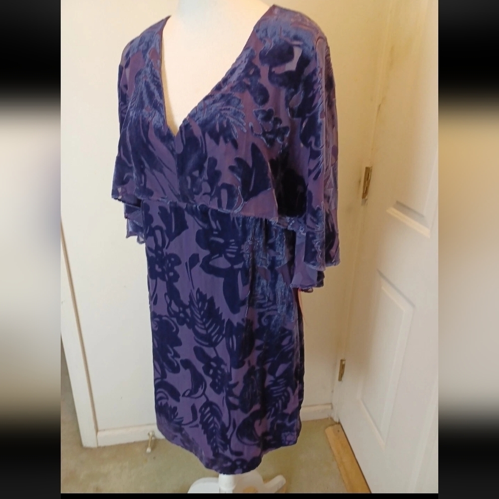 NWT Trina Turk Burnout Velvet Cape  Dress 10 NEW MOB WEDDING